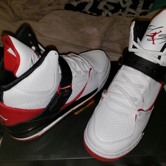 Jordan Flight 45 (GS) Size 7Y - Picture 2 of 4